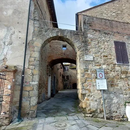 Dina In Along The Via Francigena アパート ガンバッシ・テルメ